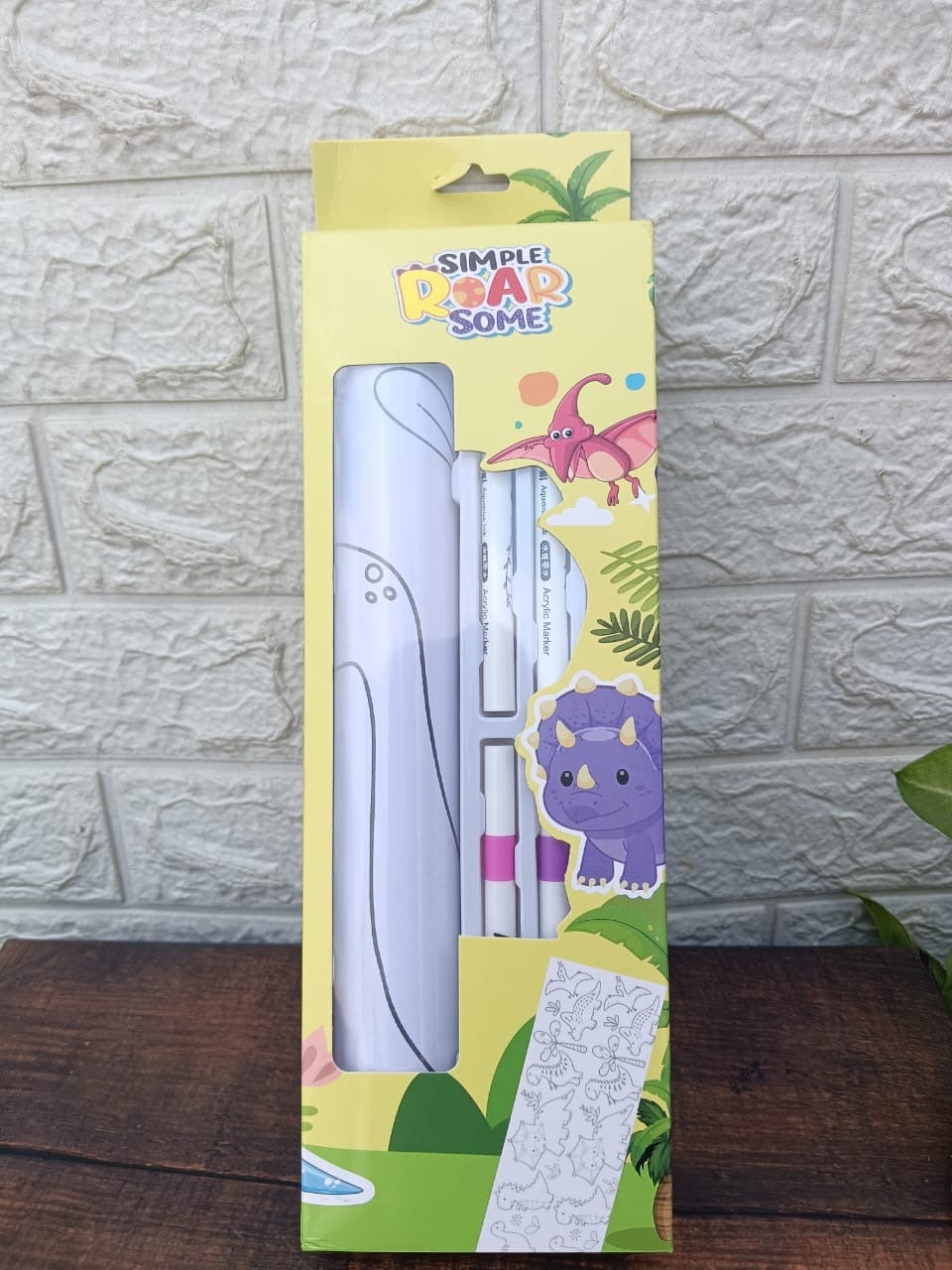 Colouring roll with sketch pen