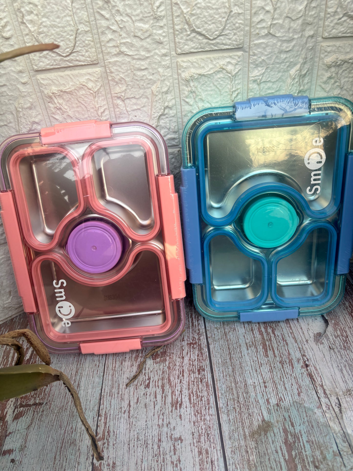 4 compartment with lid bowl Lunch Box for Kids and adults with Spoon & Fork - Durable Perfect Size for On-The-Go Meal,BPA-Free and Food 4 Compartment Stainless Steel