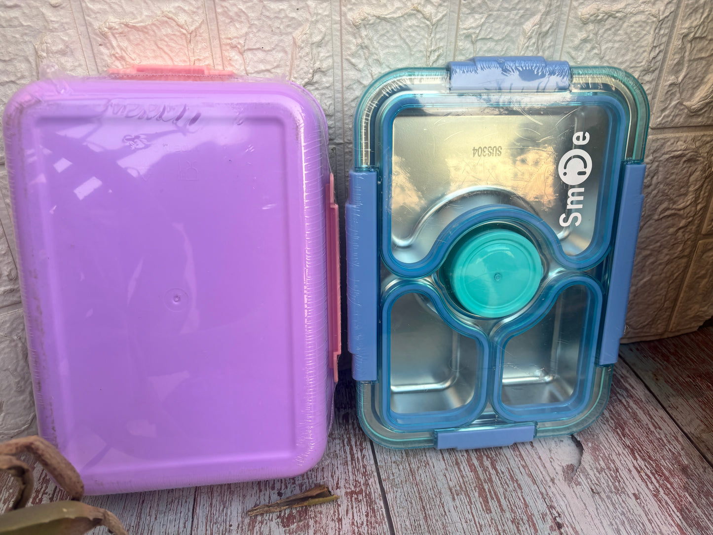 4 compartment with lid bowl Lunch Box for Kids and adults with Spoon & Fork - Durable Perfect Size for On-The-Go Meal,BPA-Free and Food 4 Compartment Stainless Steel