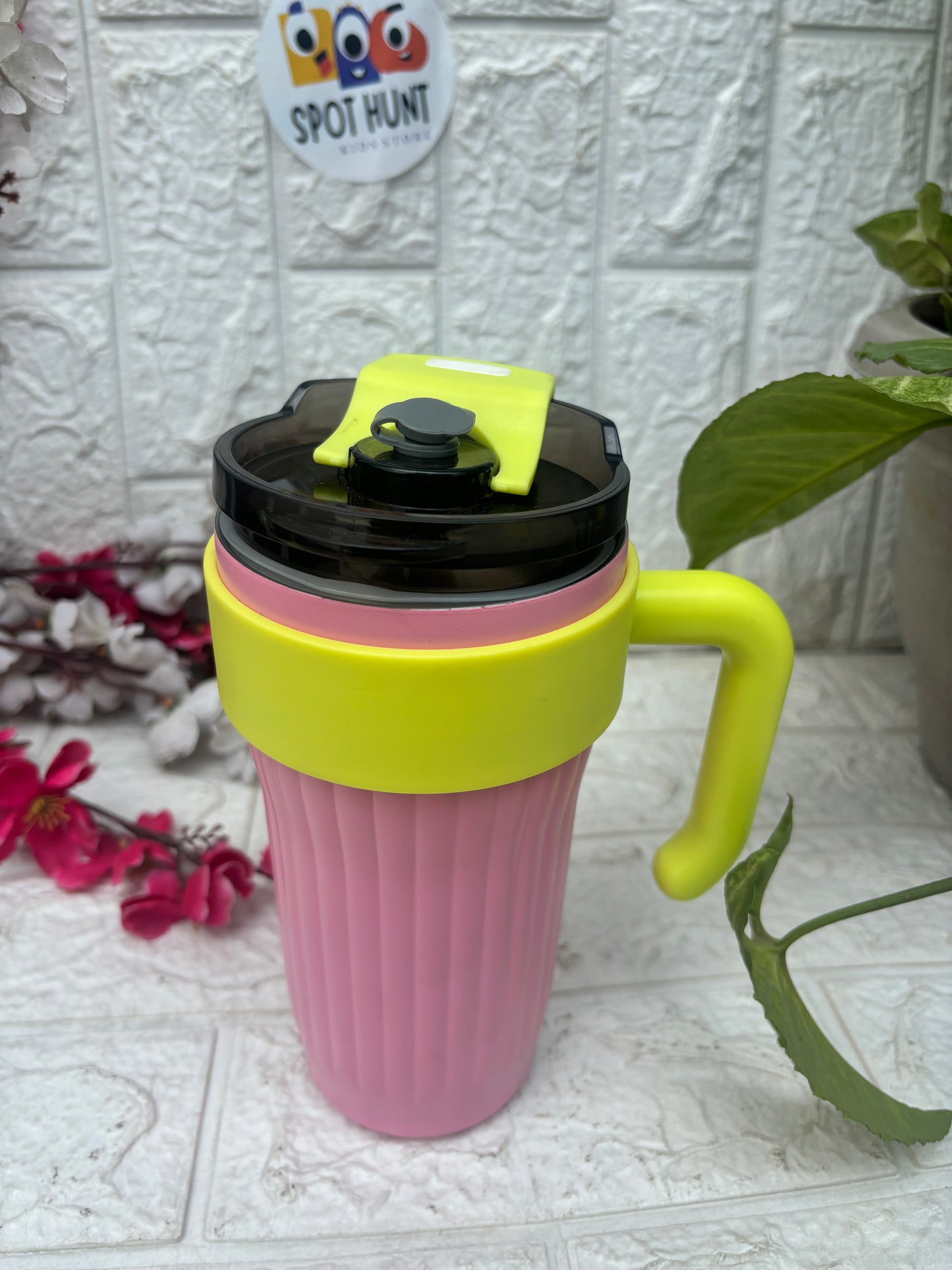 Spot hunt sipper tumbler with 2 way drinking