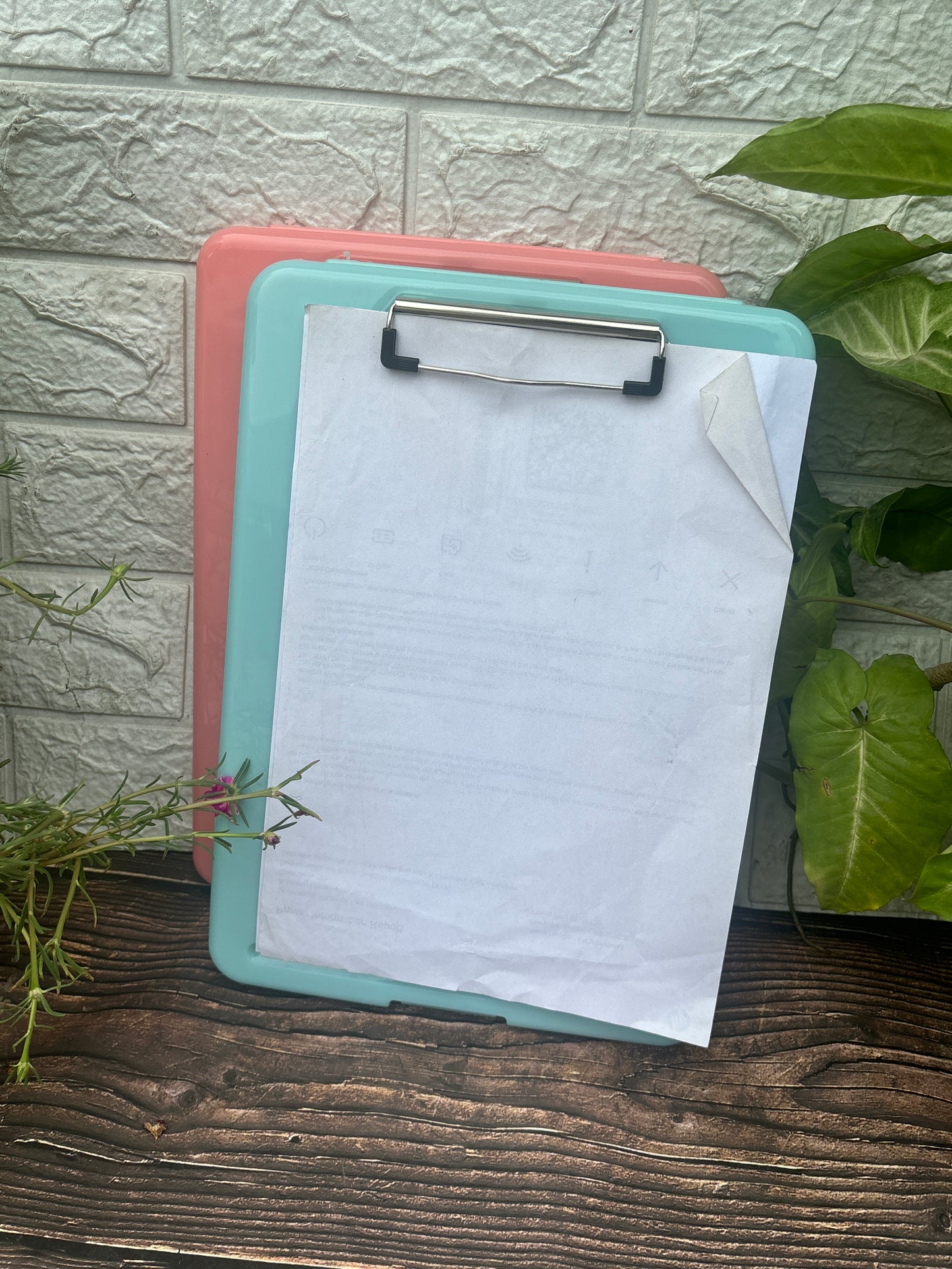 Spot hunt Profile Clipboard Storage with Pen Holder /cardboard
