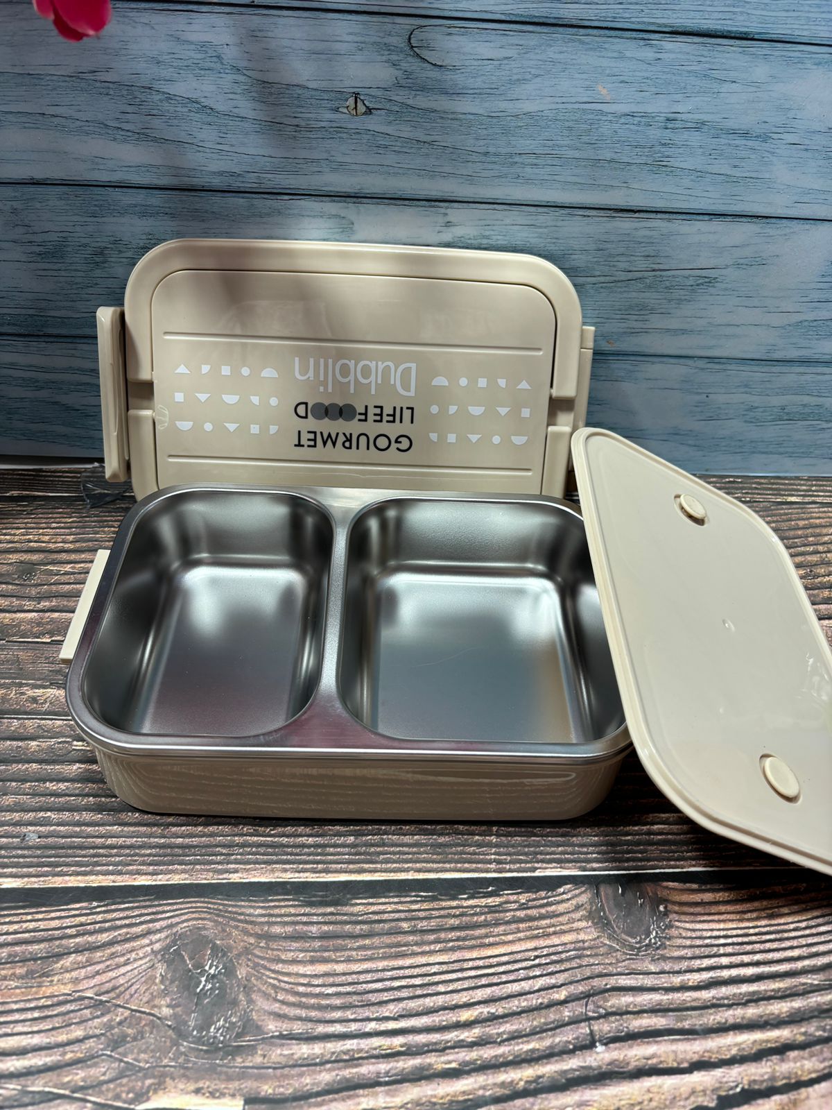 Dubbling two compartment lunch box