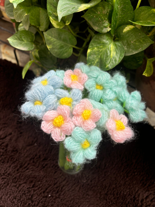 Spothunt Knitted Flower Pen