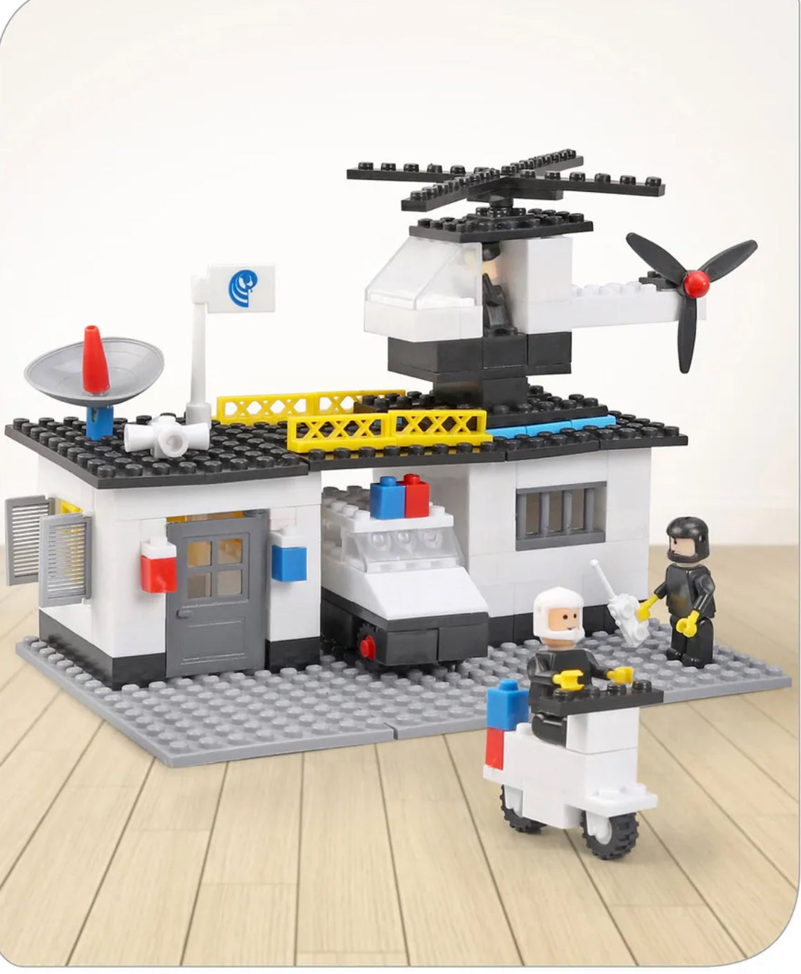 Highway petrol ( a perfect Lego game for 5 year+) -260 pieces