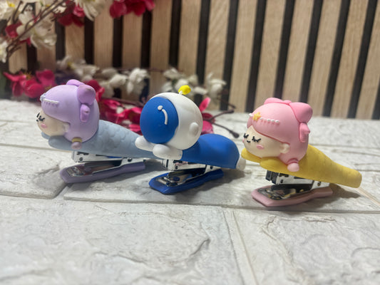 Spot Hunt Cartoon Animal Mini Desktop Stapler