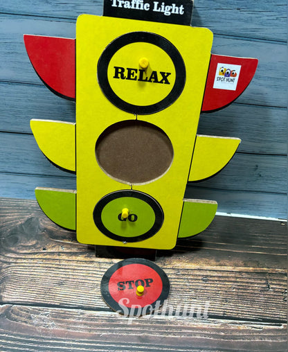 Traffic light knob puzzle