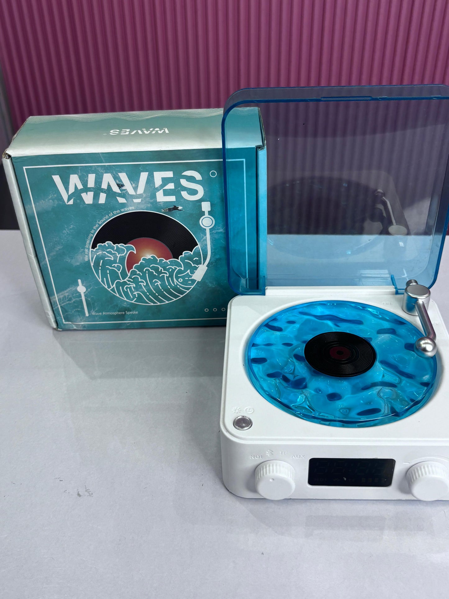 Waves vinyl player blutooth speaker