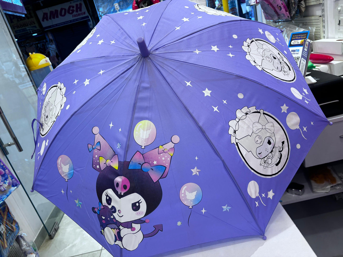 Colour changing umbrella